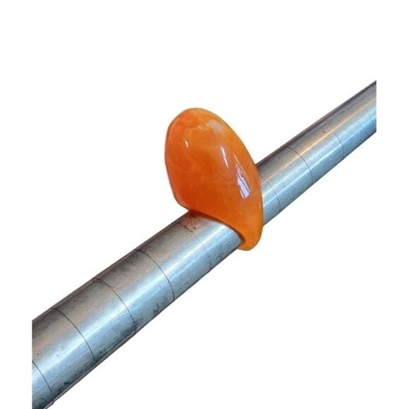 Vintage Huge Chunky Lucite Ring  Orange Bubble Marble 80s Mod Retro Size 7 - Picture 6 of 6
